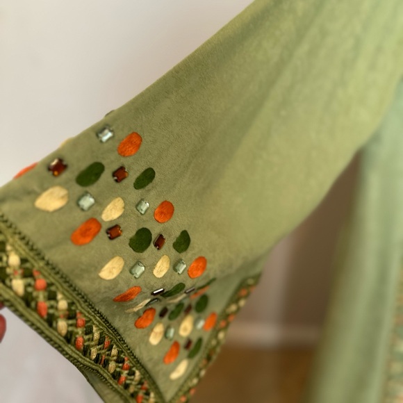 Vintage Moroccan Green Kaftan with Orange Embroideries. Size 16 - Picture 6 of 12